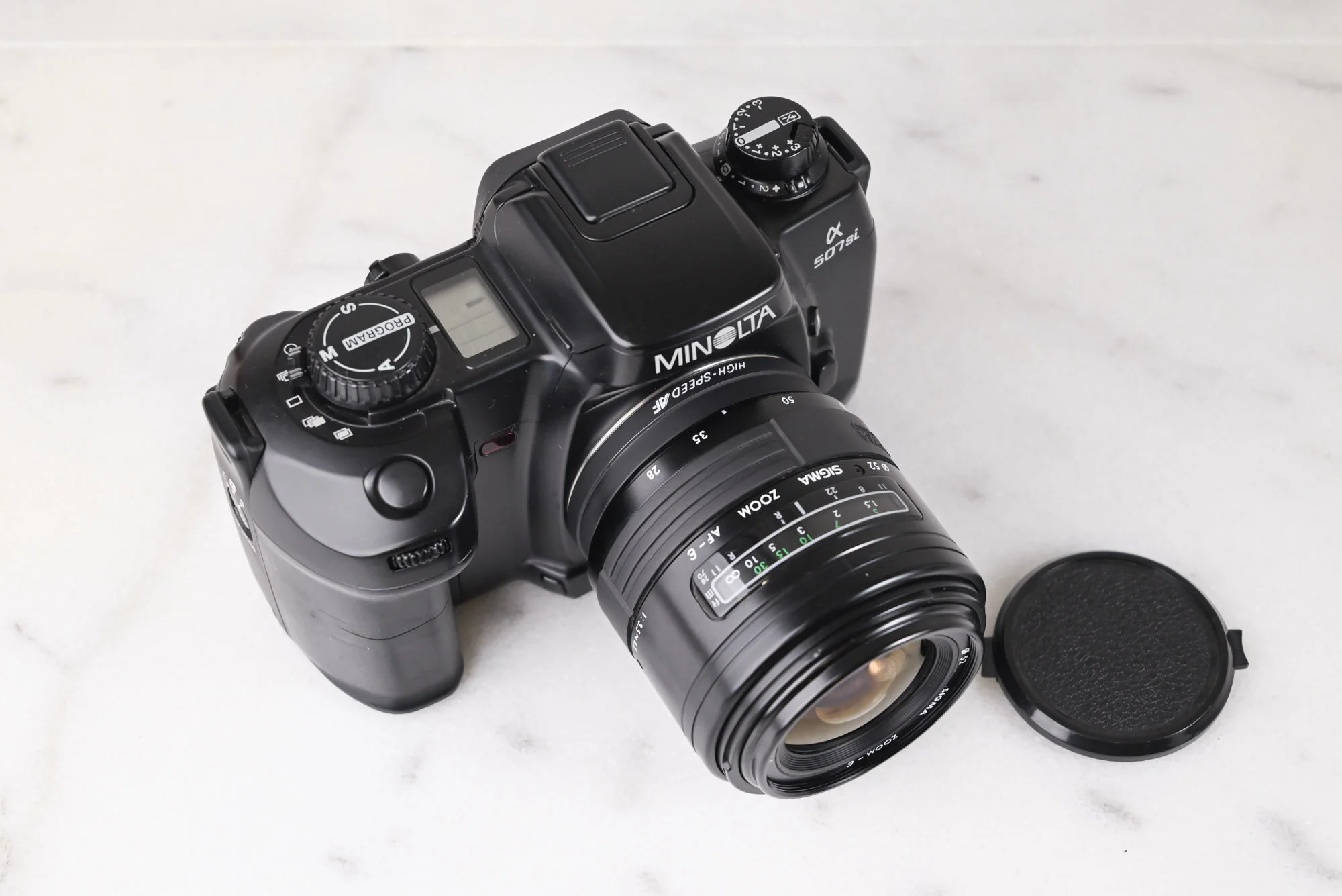 Minolta Maxxum 600si / 507si 35mm SLR Camera with Sigma Zoom AF 28 Minolta Maxxum 600si / 507si 35mm SLR Camera with Sigma Zoom AF 28